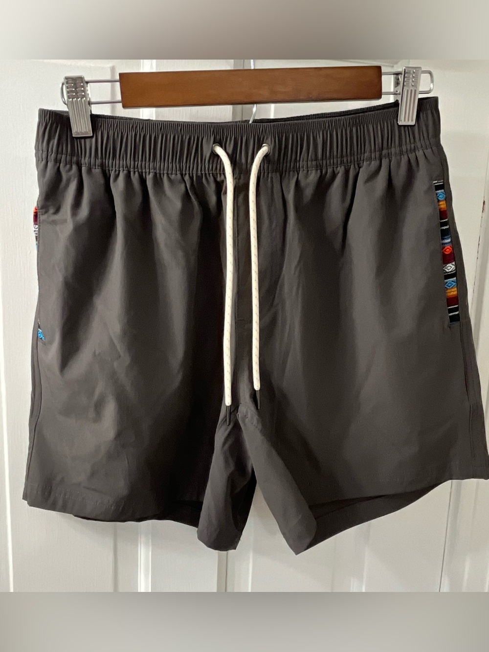 Wowie Nomad 3.0 Short (Hybrid) in Charcoal Active Shorts with White Logo Accent